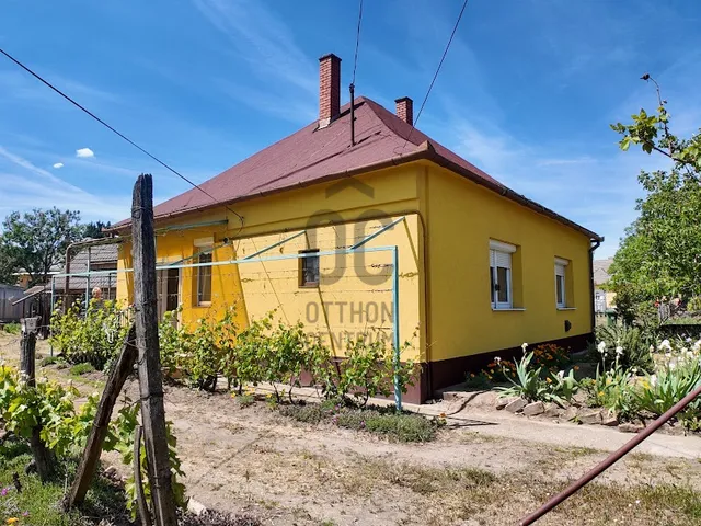 Eladó ház Bölcske 90 nm