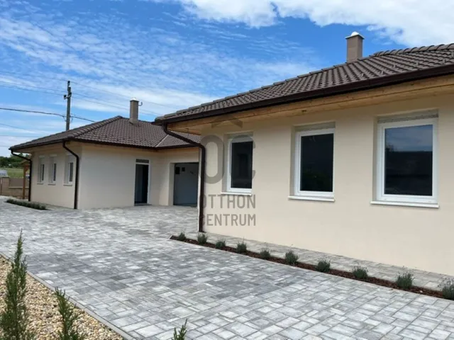Eladó ház Dunaföldvár 93 nm