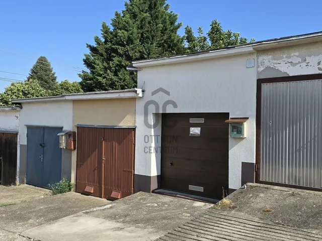 Eladó garázs Paks, Lakótelep 19 nm