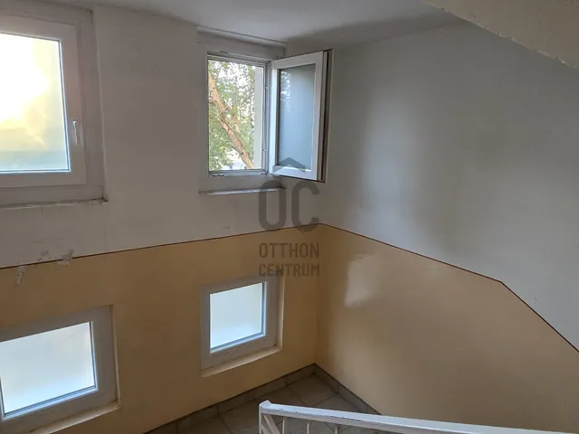 Eladó lakás Paks, Lakótelep 48 nm