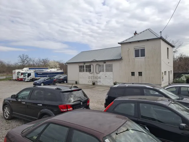 Eladó kereskedelmi és ipari ingatlan Pécs 152 nm