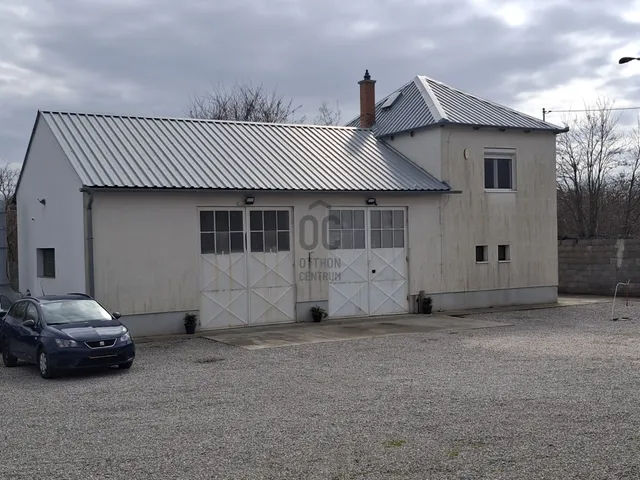 Eladó kereskedelmi és ipari ingatlan Pécs 152 nm