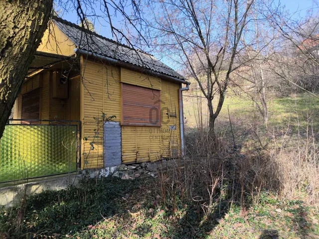 Eladó üdülő és hétvégi ház Pécs, Ürög 18 nm