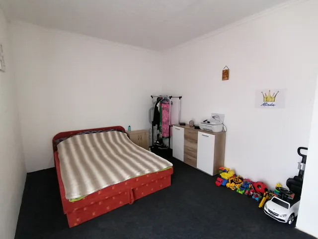 Eladó lakás Komló, Kenderföld 53 nm