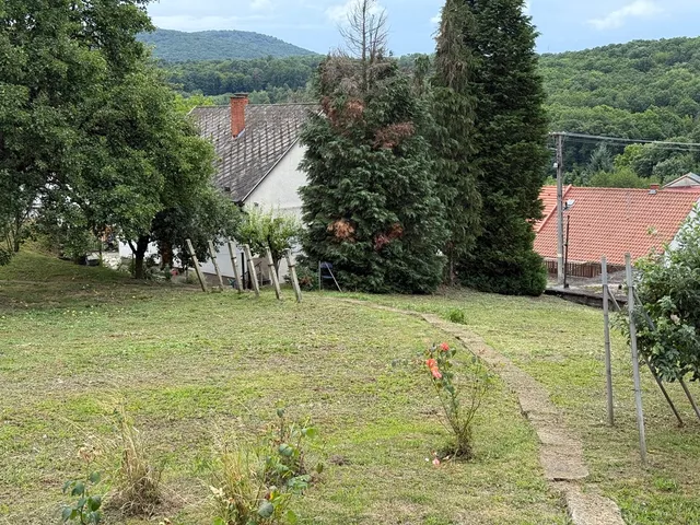 Eladó ház Komló, Gesztenyés 70 nm