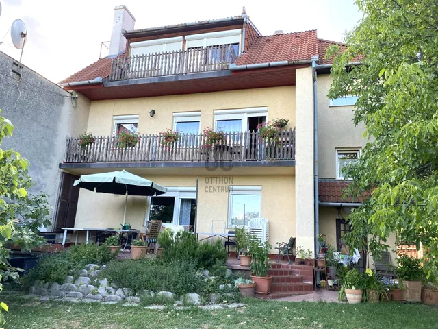 Eladó ház Pécs, Mecsekoldal 250 nm