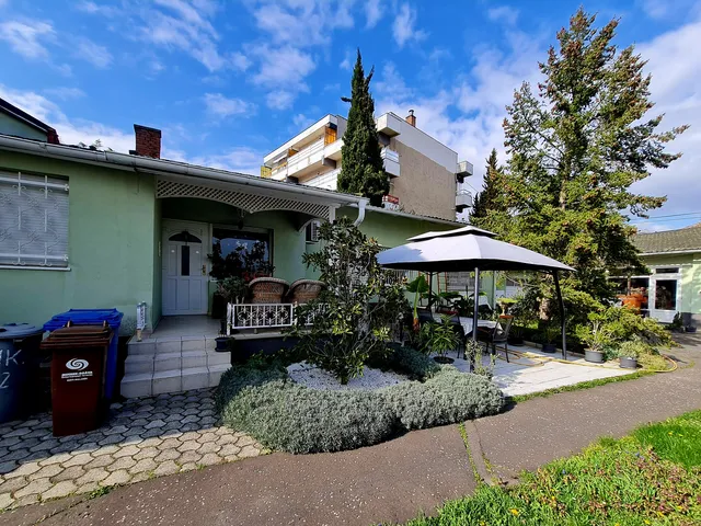 Eladó ház Pécs, Mecsekoldal 300 nm