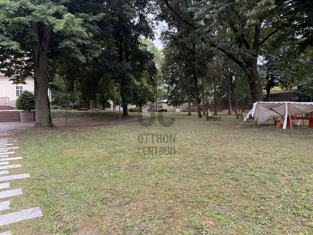 Kiadó kereskedelmi és ipari ingatlan Szigetvár 263 nm