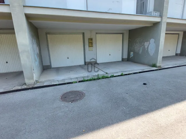Eladó garázs Pécs, Kertváros 16 nm