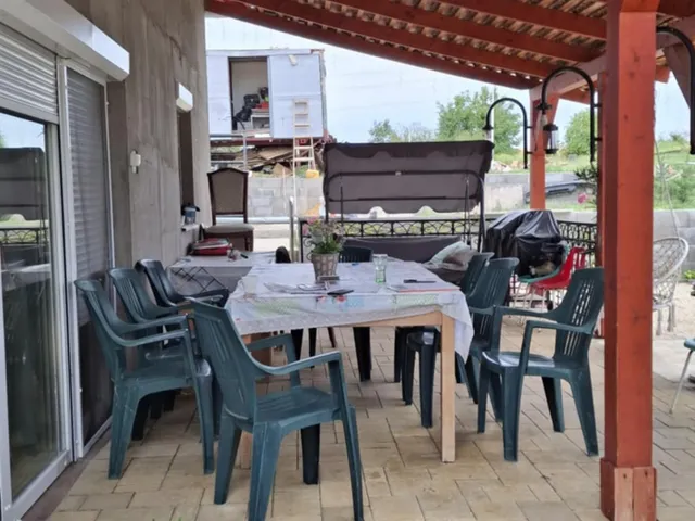 Eladó ház Pécs, Postavölgy 130 nm