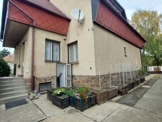 Eladó ház Pécs, Kovácstelep 145 nm