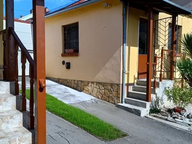 Eladó ház Pécs, Budai városrész, Fischer Béla utca 10 140 nm