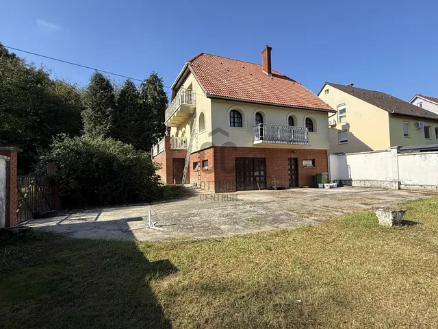 Eladó ház Komló, Mecsekfalu 160 nm