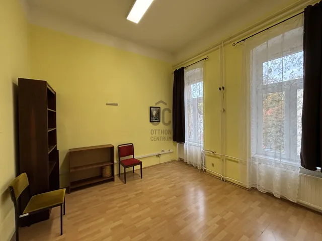 Kiadó kereskedelmi és ipari ingatlan Pécs, Belváros 80 nm