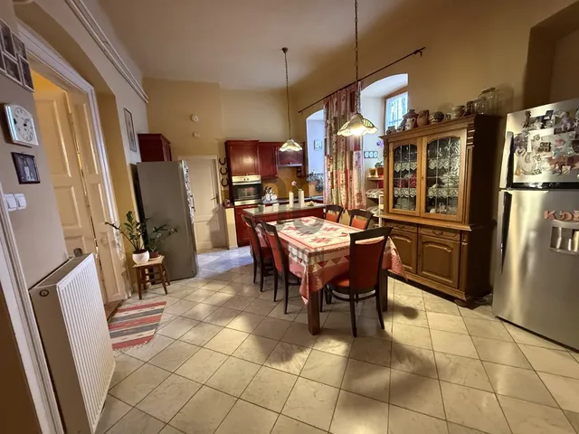 Eladó lakás Pécs, Belváros, Király utca 84 nm