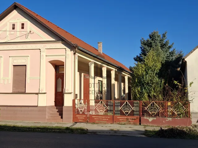 Eladó ház Újpetre 118 nm