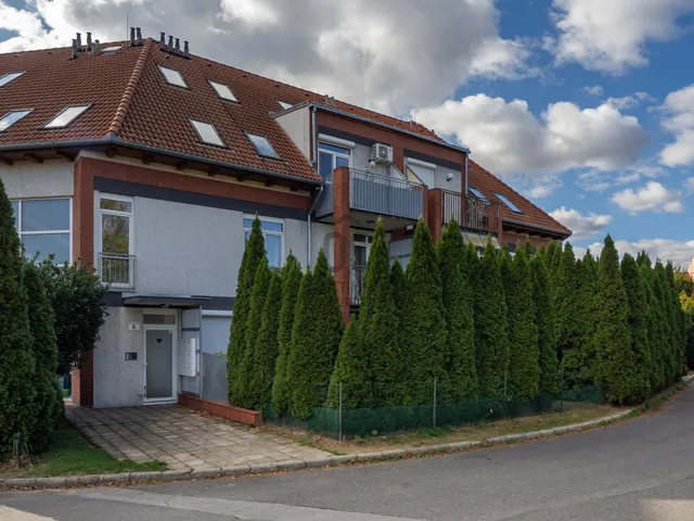 Eladó lakás Pécs, Diós 61 nm