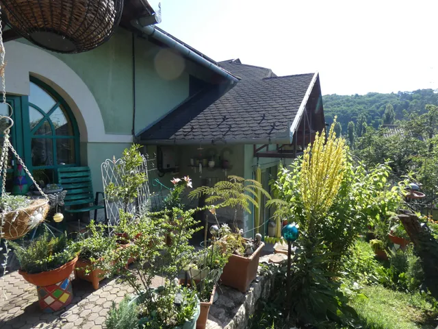 Eladó ház Pécs, Ürög 200 nm