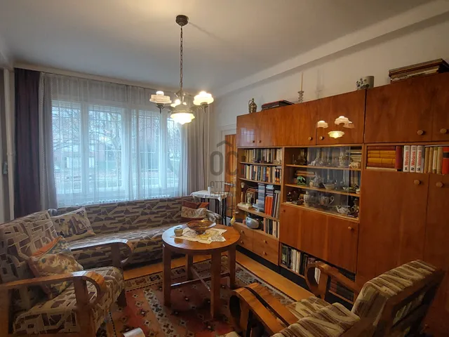 Eladó lakás Pécs, Uránváros
