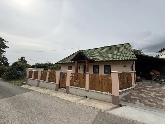 Eladó ház Pécs, Bánom 84 nm