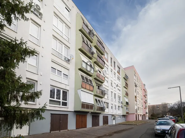 Eladó lakás Pécs, Kertváros, Enyezd út 60 nm