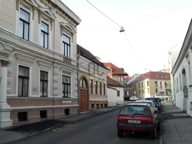 Eladó ház Pécs, Belváros, Nagyflórián utca 653 nm