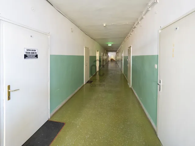 Eladó kereskedelmi és ipari ingatlan Komló, Kökönyös 4000 nm