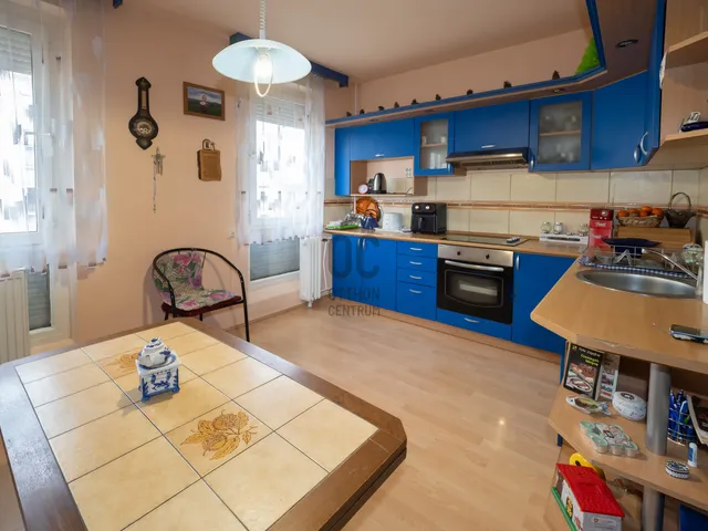 Eladó lakás Komló, Körtvélyes 59 nm