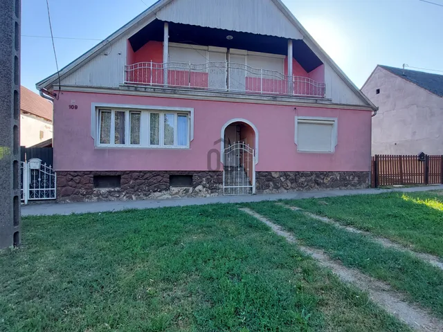Eladó ház Berkesd 180 nm