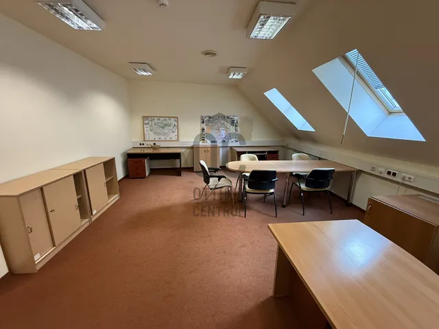 Kiadó kereskedelmi és ipari ingatlan Pécs, Belváros 30 nm