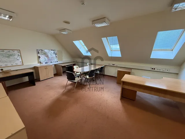 Kiadó kereskedelmi és ipari ingatlan Pécs, Belváros 30 nm