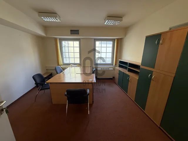 Kiadó kereskedelmi és ipari ingatlan Pécs, Belváros 18 nm