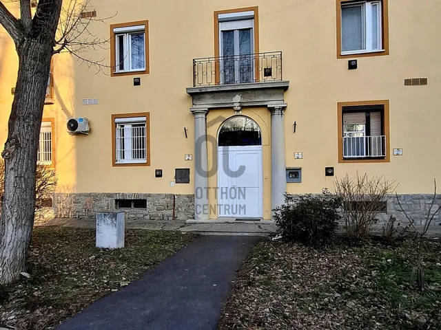 Eladó lakás Pécs, Meszes 52 nm