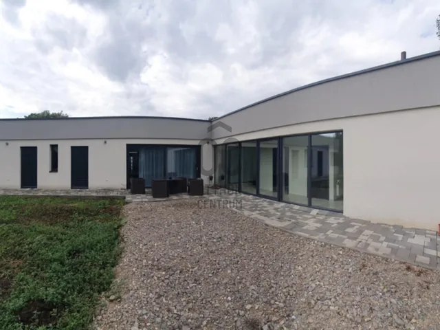 Eladó ház Harkány 234 nm