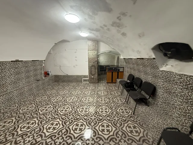 Eladó kereskedelmi és ipari ingatlan Pécs, Belváros 44 nm