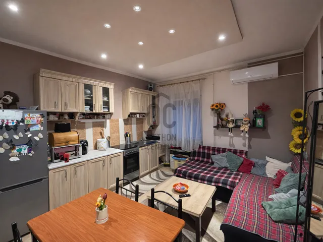 Eladó lakás Komló, Kenderföld 53 nm