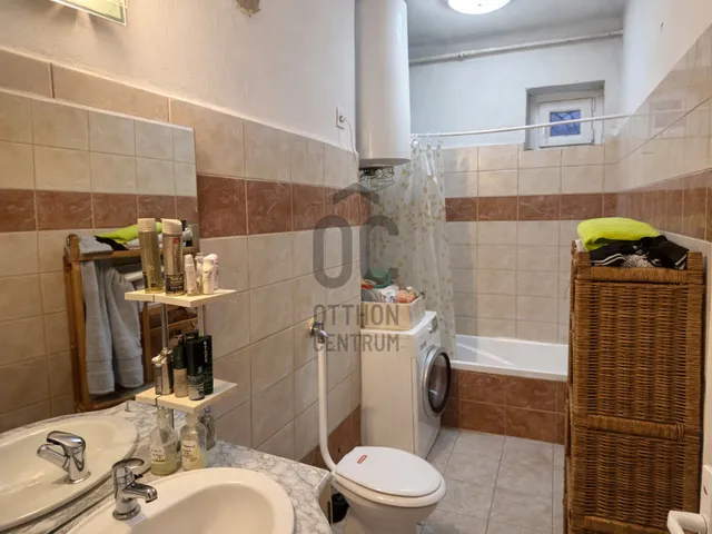 Eladó lakás Komló, Kenderföld 53 nm