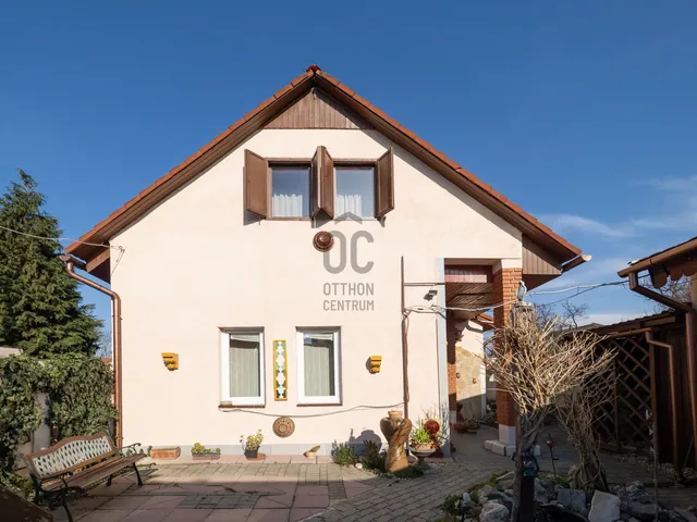 Eladó ház Pécs, Gyárváros 152 nm