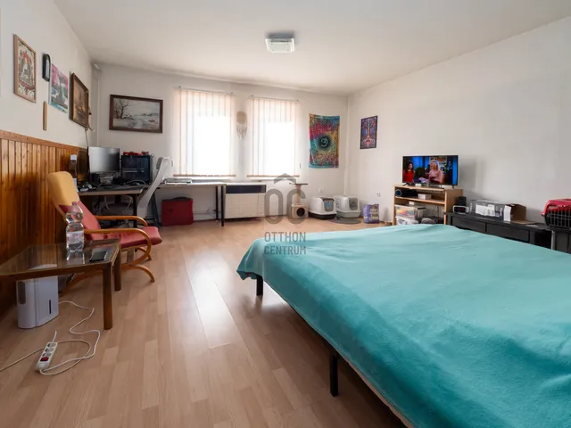 Eladó ház Pécs, Gyárváros 152 nm