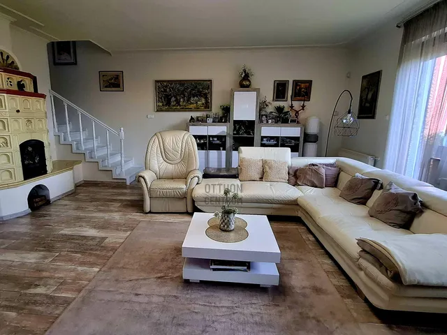 Eladó ház Pécs, Rigóder 360 nm