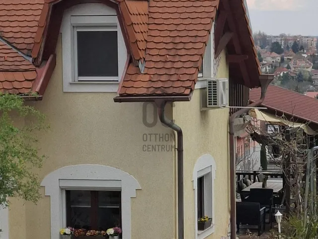 Eladó ház Pécs, Rigóder 360 nm