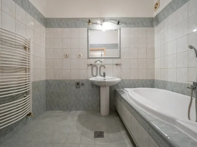 Eladó lakás Pécs, Belváros, János utca 68 nm