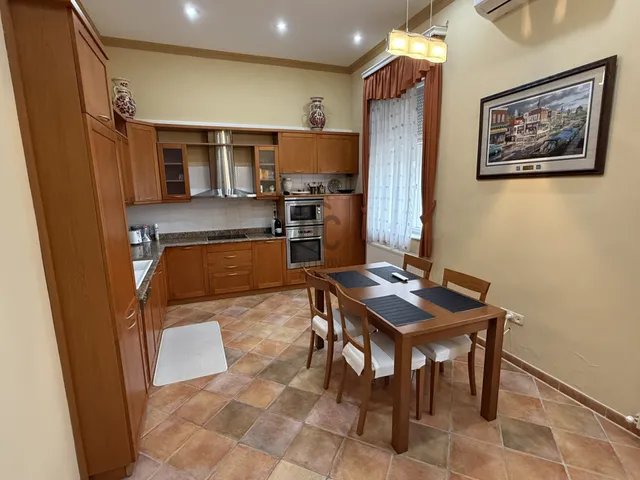 Eladó lakás Pécs, Belváros 121 nm