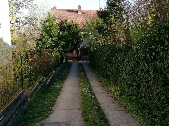 Eladó ház Pécs, Egyetemváros, Tiborc utca 155 nm