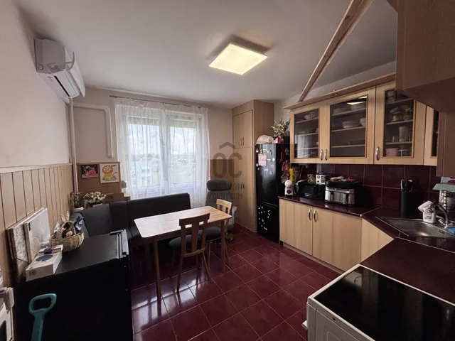 Eladó lakás Komló, Körtvélyes 48 nm