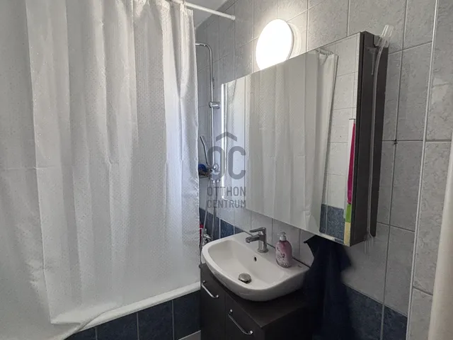 Eladó lakás Komló, Körtvélyes 48 nm