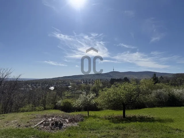 Eladó telek Pécs, Mélyút dűlő 1300 nm