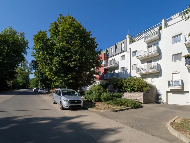 Eladó lakás Pécs, Kertváros 72 nm