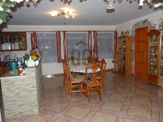 Eladó ház Kozármisleny 180 nm