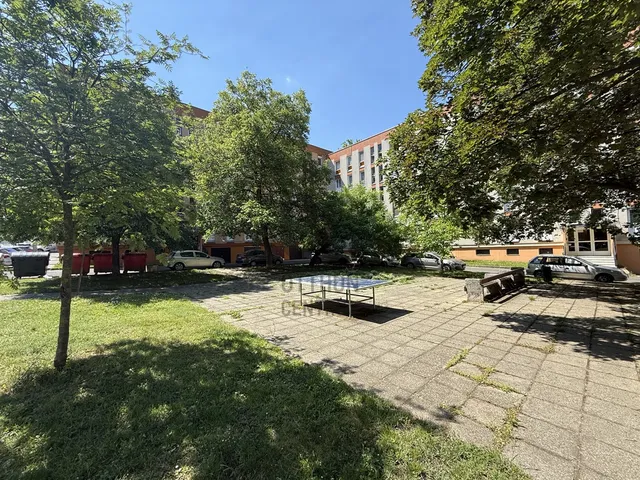 Eladó garázs Pécs, Kertváros 24 nm